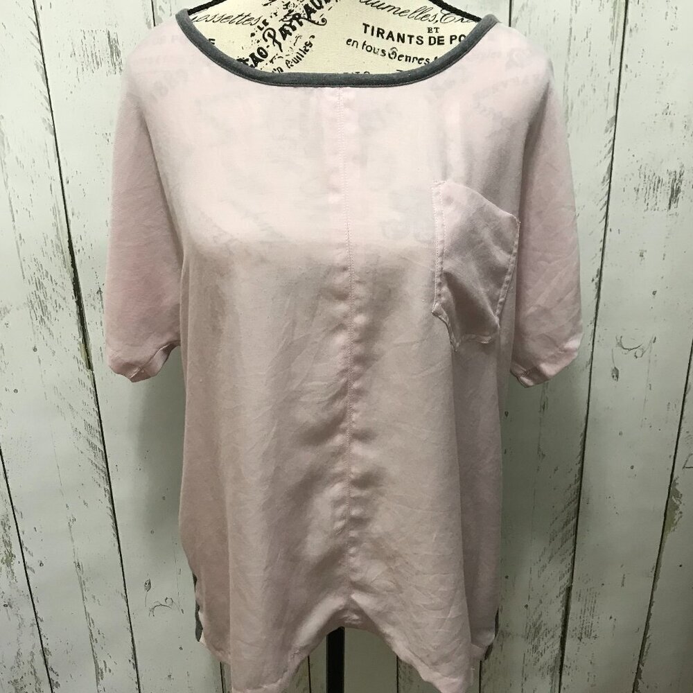 Simply Vera, Vera Wang light weight women's shirt, sheer size XL high-low
